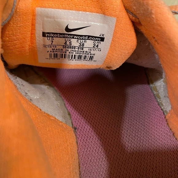 NIKE GRAY AND ORANGE RUNNING SHOES SIZE 7 - Picture 4 of 7